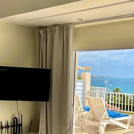 Апартаменты Bay View By The Sea
