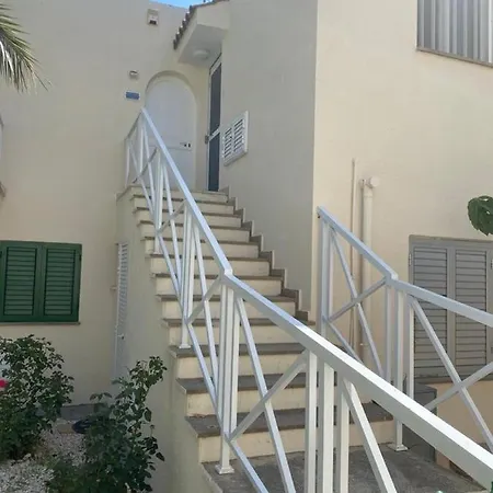 Апартаменты Bay View By The Sea *